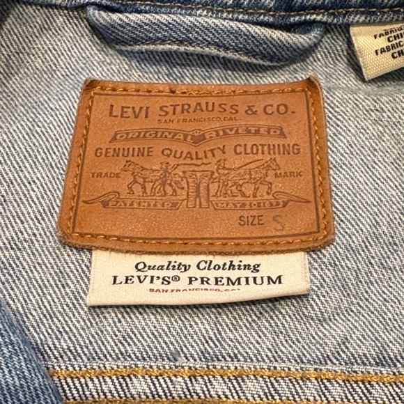 Levi’s Denim Jacket - Picture 2 of 6